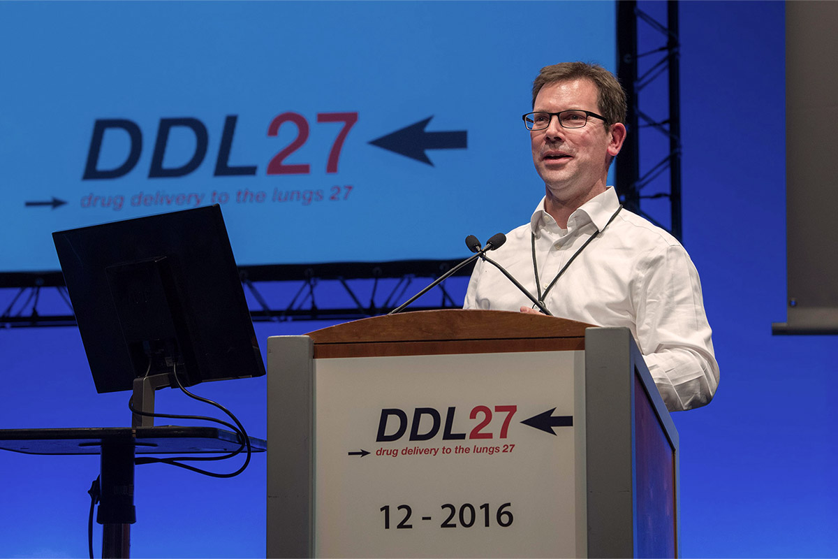 julian-dixon-director-of-human-factors-presenting-at-ddl27-1