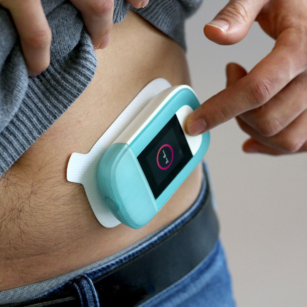 drug-delivery-device-on-patient-abdomen